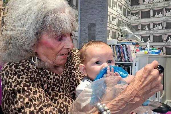 Lullaby-Circle-Lovell-Place-Singing-Sensory-Play-Elderly-grandma