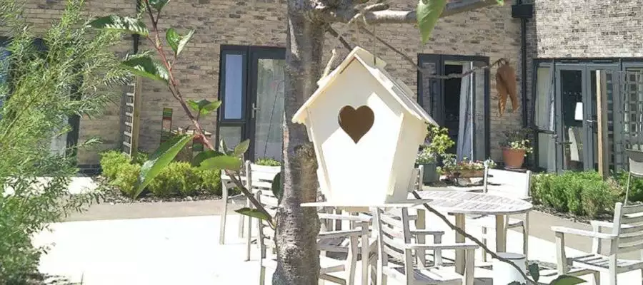  Elstow residents get serious about twitching