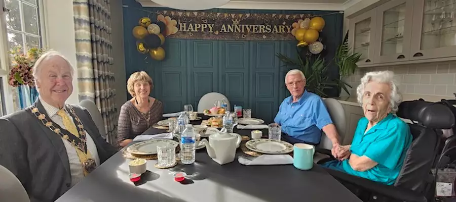 Betty And Peter Celebrate 70th Anniversary With Mayor And Mayoress
