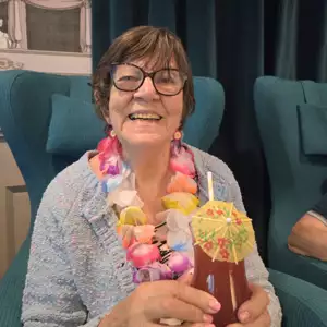 Tropical Surprise Brings Sunshine To Montague House Care Home (1)