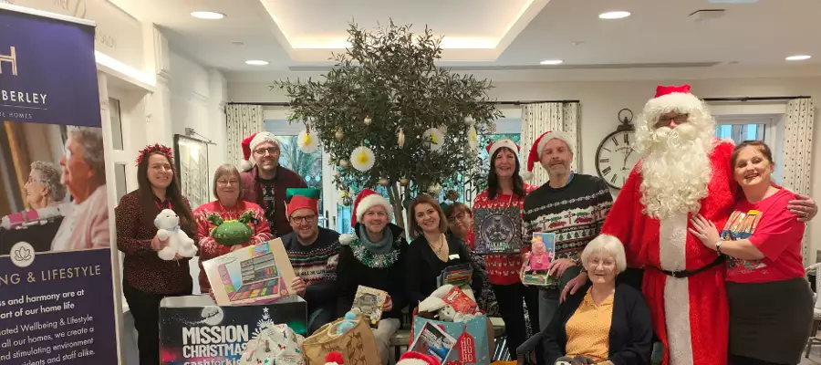 Popular radio presenter thanks Alston House residents for gifts