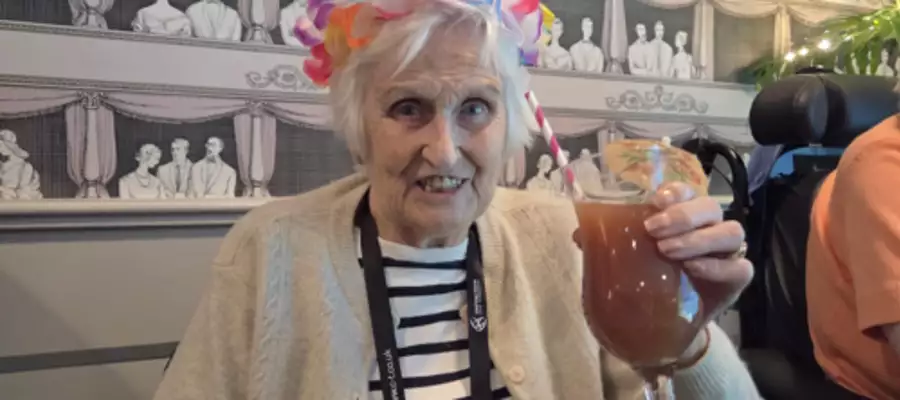 Tropical Surprise Brings Sunshine to Montague House Care Home