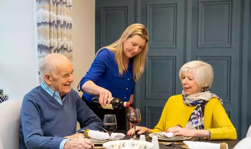 a choice of fresh seasonal meals, a time to socialise.