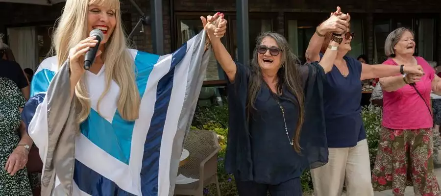 Community Tunes in to Bristol Care Home's Dementia Musical Initiative