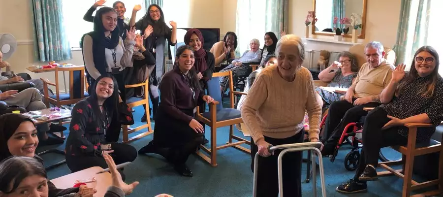 Helping hands at Hawthorn Green