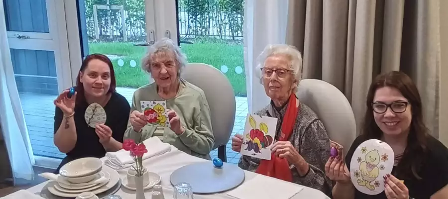 RESIDENTS GET EGGSTRA CREATIVE AT LOVELL PLACE