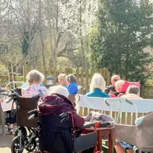 Sunshine And Simple Moments In The Garden At Verwood House (1)