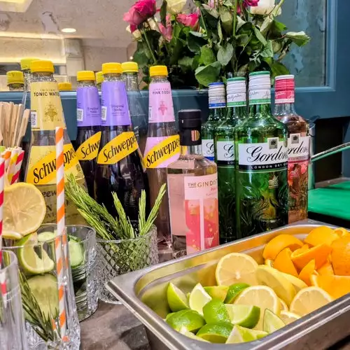 Gin Lovell Place