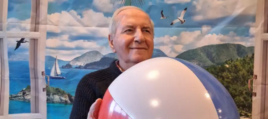 Caribbean Cruise Theme Brings Holiday Memories to Elstow Manor