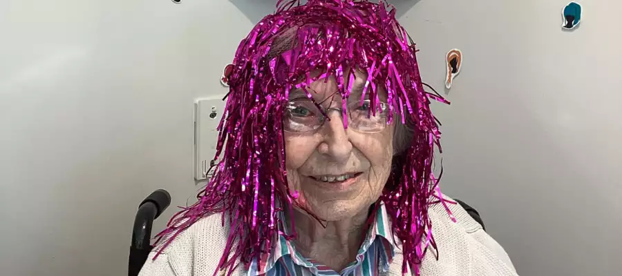 WACKY WIGS GET EDWALTON RESIDENTS GIGGLING