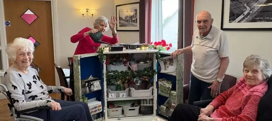 Caddington Grove residents enjoy garden wellbeing project
