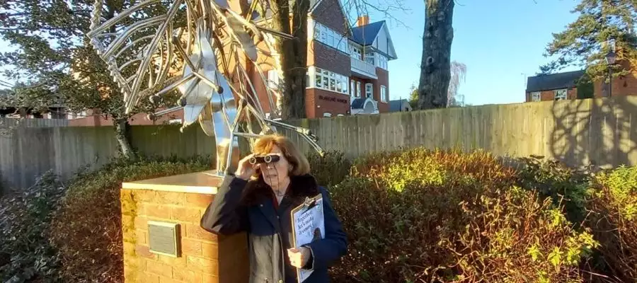 HAMBERLEY RESIDENTS CREATE FOOD HAVENS FOR BIRDS 